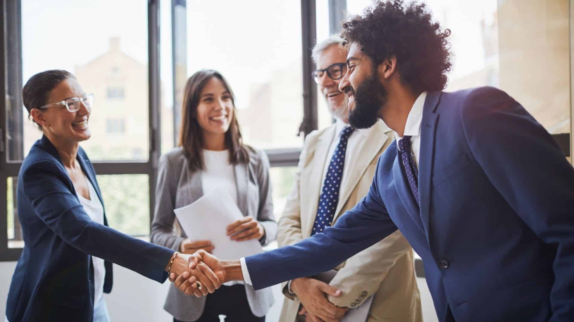 Latin American nearshoring benefits featured image Latin American nearshoring benefits featured image