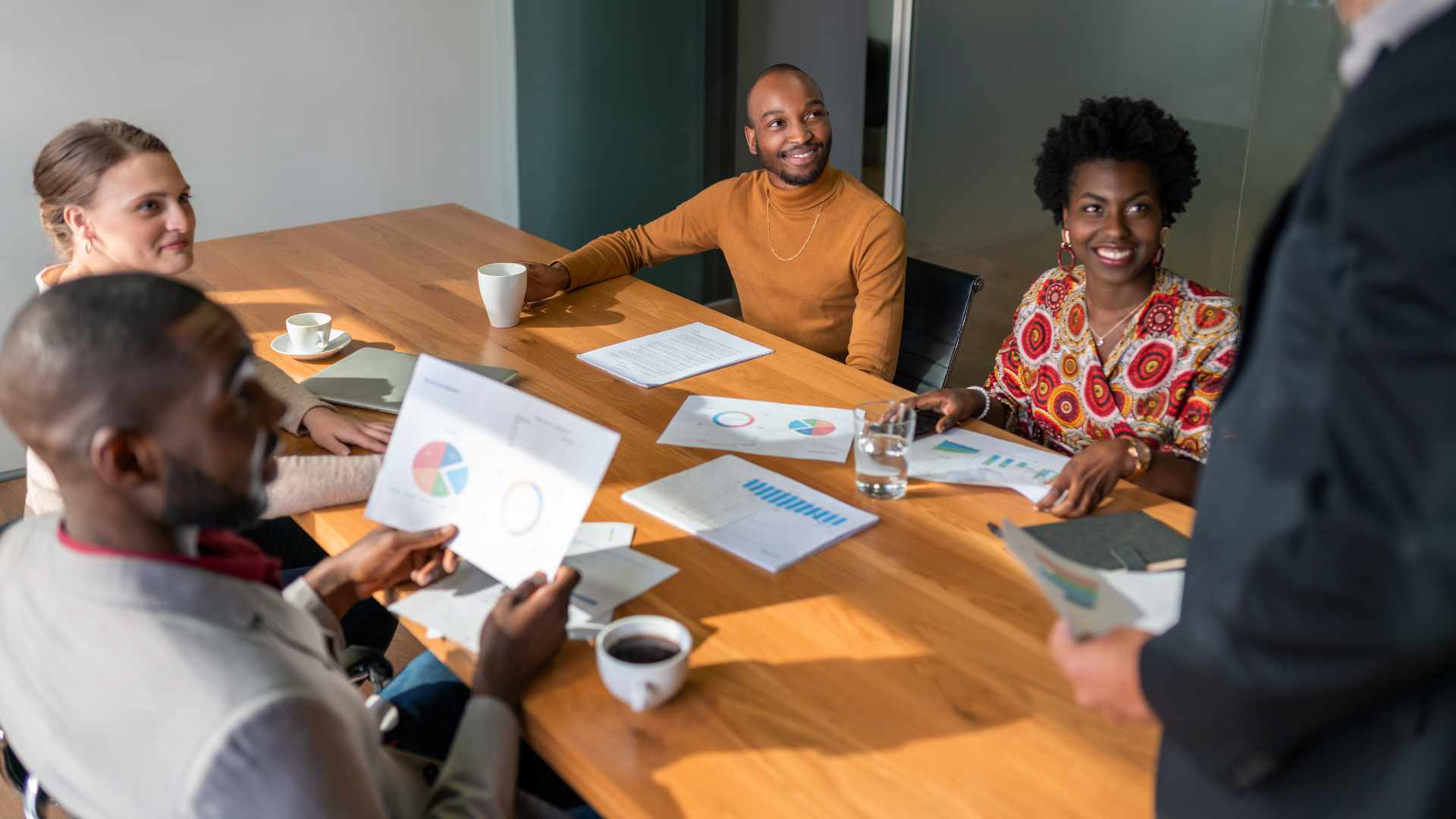 director of revenue operations job description featured image director of revenue operations job description featured image